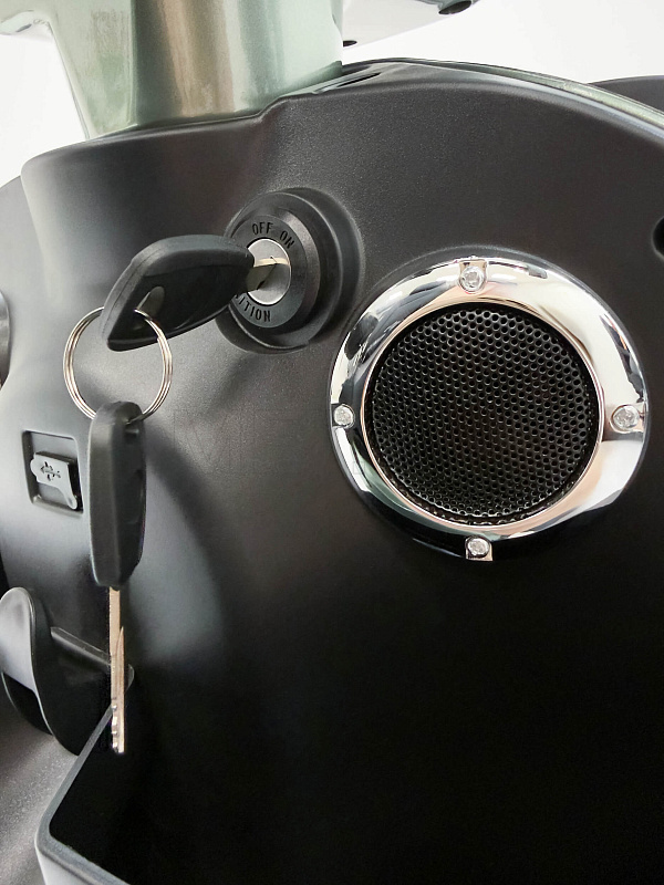 MET EXPLORER TOUR Электрический скутер   MET