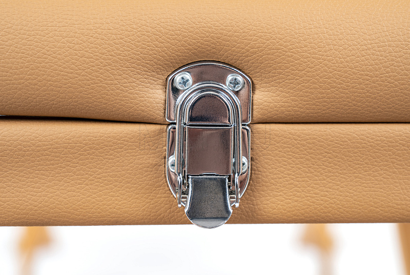 MET Comfort PRO W3 Стол массажный на деревянном каркасе, с трёхсекционной панелью коричневого цвета МЕТ