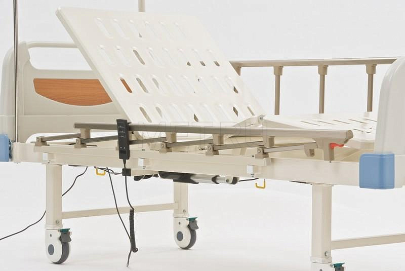 DB-7  (Дельта-7) Четырехсекционная кровать для лежачих больных с электроприводом MET