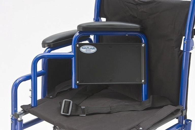 H 030C Кресло-каталка со стояночными тормозами MET