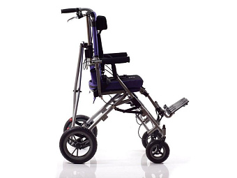 Детская коляска-трость с независимо регулируемыми углами наклона сиденья, спинки и подножек