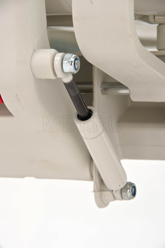 MET TATRA Реанимационная  кровать с ВЕСАМИ на   колоннах- DeWert MET