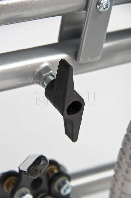 Vermeiren 9300 (Бельгия) Кресло-коляска с санитарным оснащением ширина сиденья 46 см