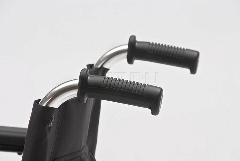 FS 250 LCPQ-46 Кресло-коляска с подъемными подножками МЕТ