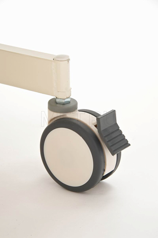 ЛЕГО Е3 Функциональная медицинская кровать с электрическими регулировками металлического ложа и пластиковыми боковыми ограждениями