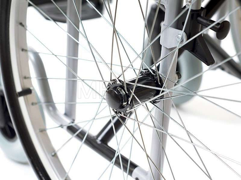 Base 110 (сиденье 46 см) Пневмо Кресло-коляска инвалидное прогулочное MET