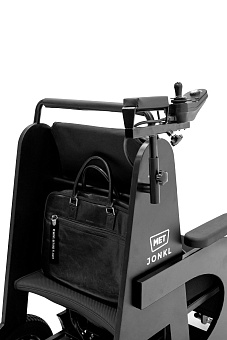 Электрическое кресло-коляска для аэропортов, вокзалов, парков, торговых центров, санаториев и других коммерческих или государственных учреждений, черного цвета