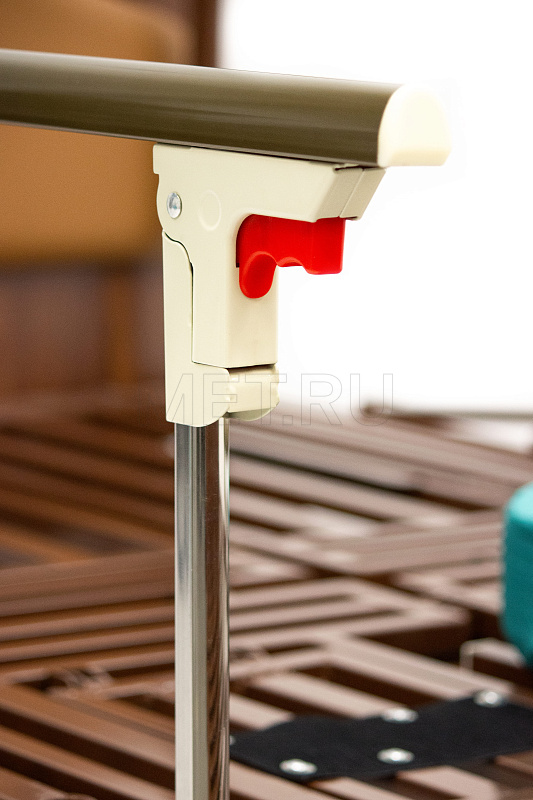 МЕТ REALTA Кровать-кресло с "ушками" - для сна в положении сидя,   с регулировкой высоты, с переворотом и туалетом MET