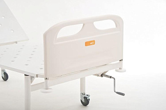 Медицинская функциональная кровать с поднимающимся изголовьем