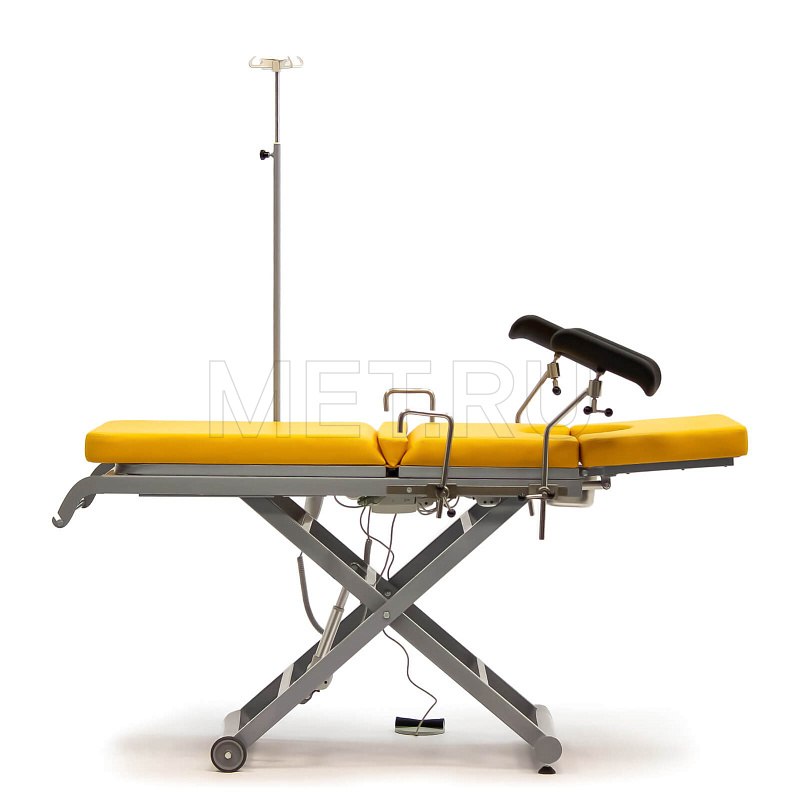 МЕТ KR 16 Гинекологическое кресло-кровать с электроприводом и со стулом для врача в комплекте