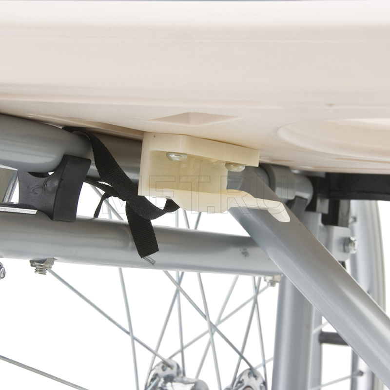 FS 682 Инвалидное кресло с туалетным устройством MET