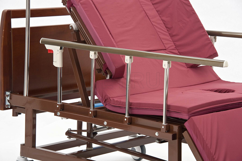 УЦЕНКА МЕТ REMEKS Медицинская кровать для ухода за лежачими больными с  переворотом, туалетом и матрасом МЕТ