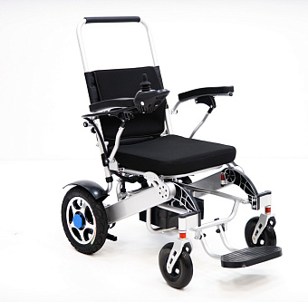 Компактное электрическое кресло-коляска с двумя мотор-колёсами