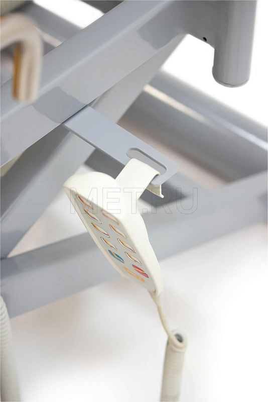 МЕТ KR 16 Гинекологическое кресло-кровать с электроприводом и со стулом для врача в комплекте