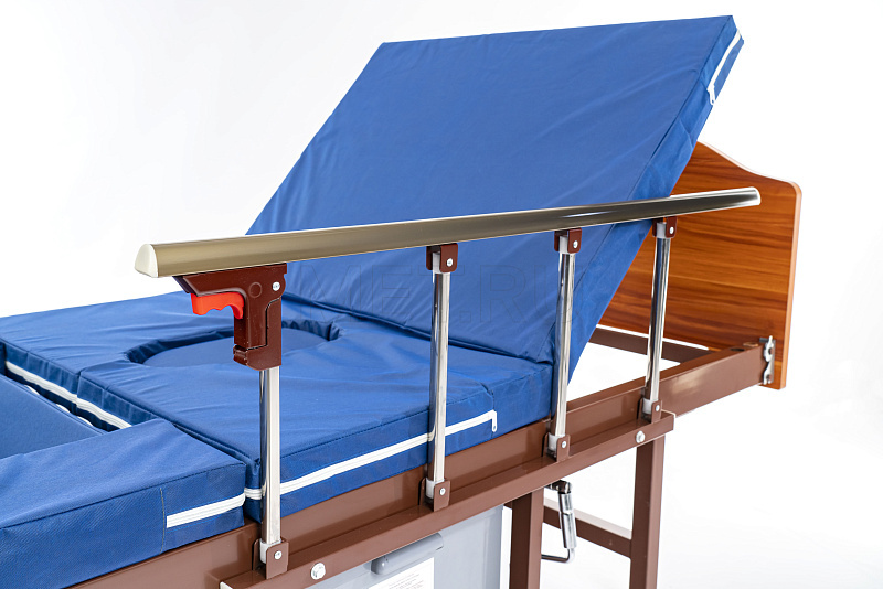 MET TARYS Кровать  двух-функциональная медицинская, со складными боковыми ограждениями, на ножках