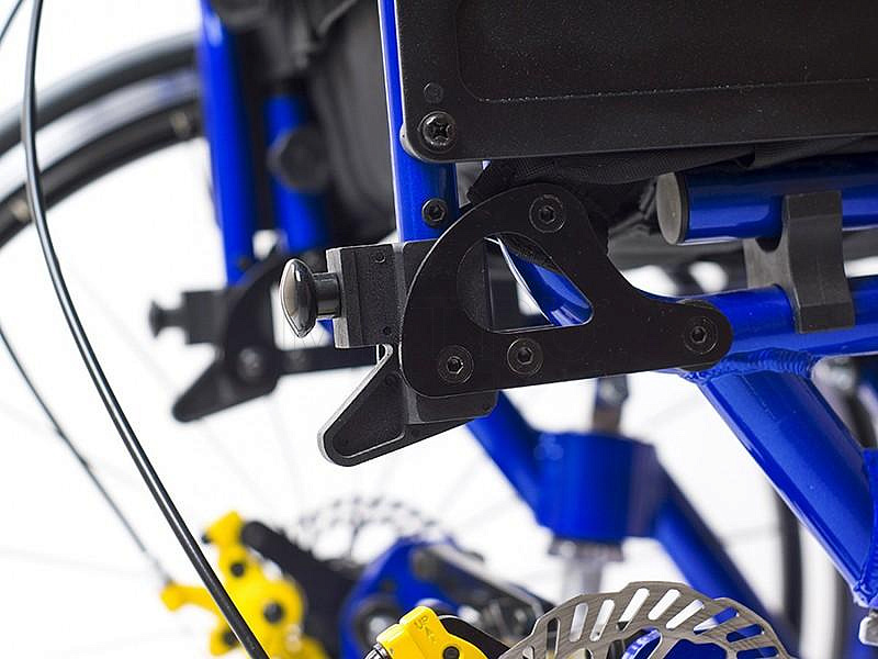 DELUX 530 Кресло-коляска с амортизаторами на всех колёсах