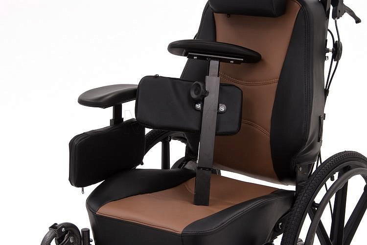 Снятые с конструкции подлокотники FS204 BJG NEW Кресло-коляска  с сиденьем автомобильного типа, шириной 46 см