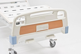 Кровать для лежачих больных четырехсекционная, с винтовыми регулировками