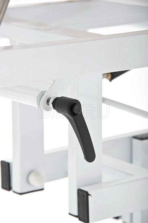 К042СМ Кресло-кушетка массажно-косметологическая MET