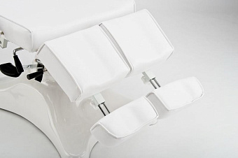 Педикюрное кресло с гидроприводной регулировкой высоты