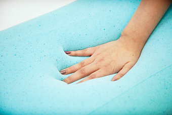 Подушка ортопедическая с памятью формы и охлаждающим гелем