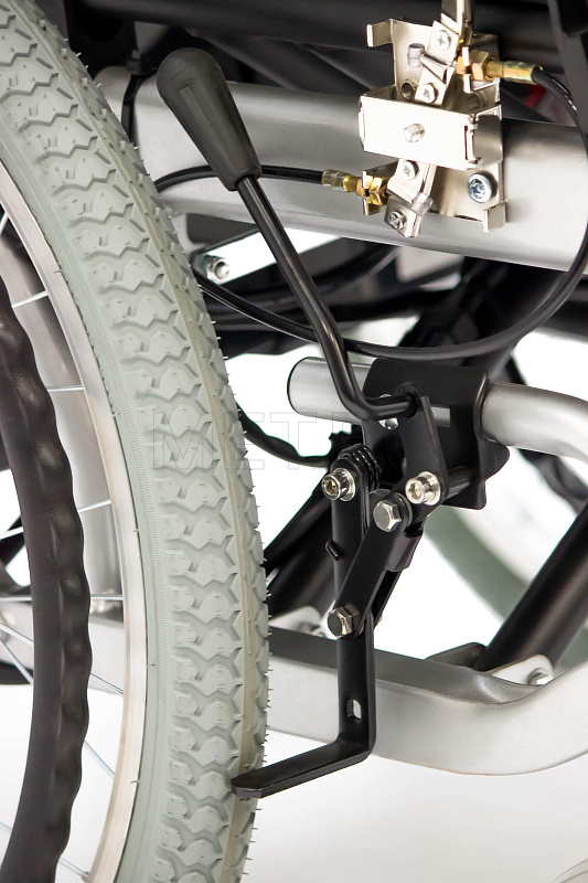  MET COMFORT 42 Кресло-коляска с электроприводом MET