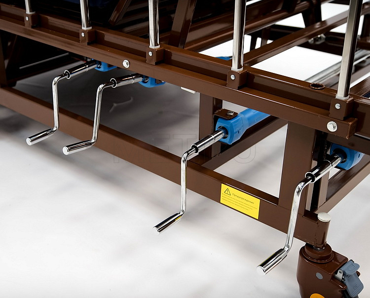 МЕТ REMEKS XL Механическая медицинская кровать для ухода за лежачими больными с  переворотом и туалетом,  с увеличенной шириной ложа от производителя