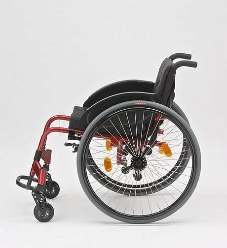 FS 721-37 Кресло-коляска c амортизаторами MET