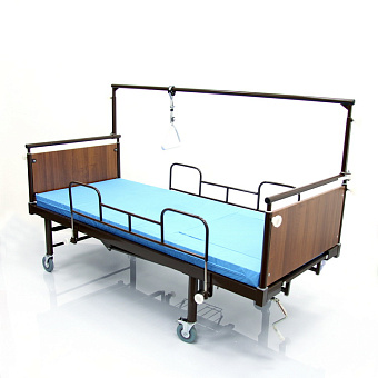 Кровать-кресло с тренировочной рамой для механотерапиии/или тракции