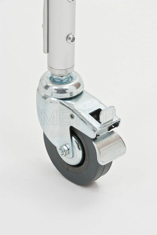 FS699L Кресло-коляска с санитарым оснащением MET