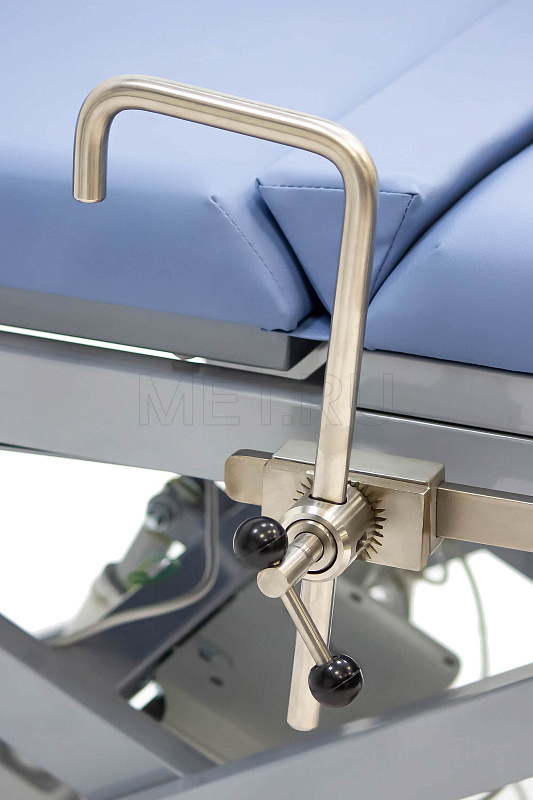 МЕТ KR 16 Гинекологическое кресло-кровать с электроприводом и со стулом для врача в комплекте МЕТ