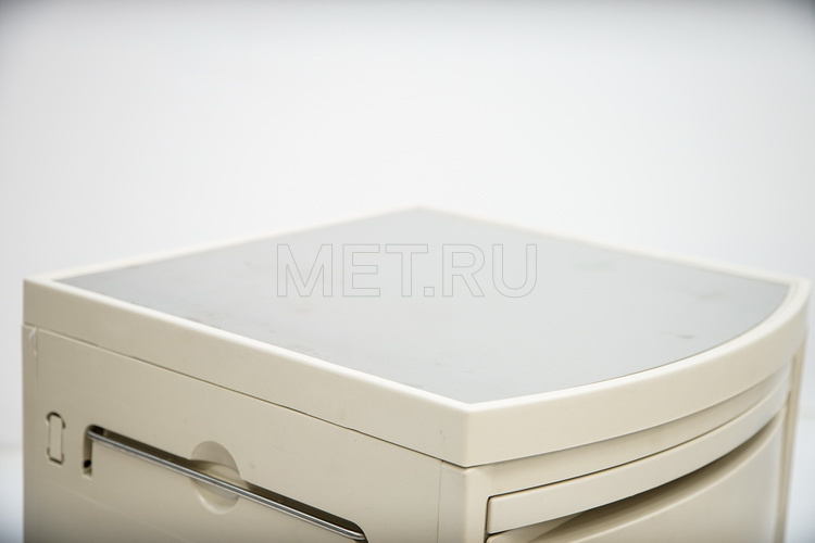 МЕТ ТК-110 Тумбочка медицинская белая, на колесах, накладка из нержавейки на топе МЕТ