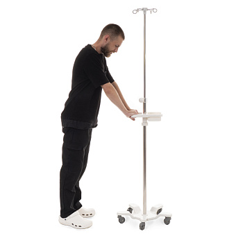 Инфузионная стойка-штатив/"ходунок" с ручкой и полкой-лотком