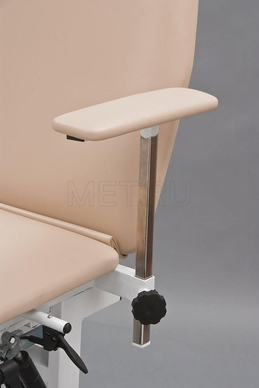 02Э Гинекологическое кресло  с регулировкой высоты бежевое, на электроприводе