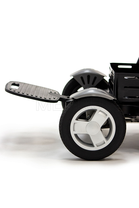 MET Compact Pro 4WS Кресло-коляска с анатомическим сиденьем и системой подруливания 4WS МЕТ