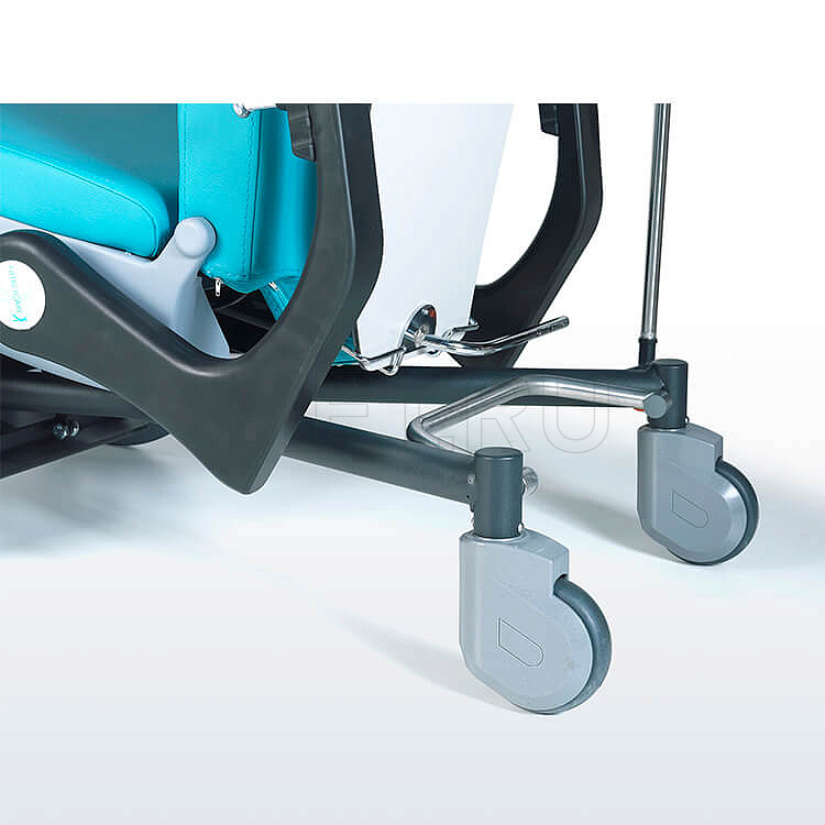 MET B-CARE Кресло гериатрическое MET