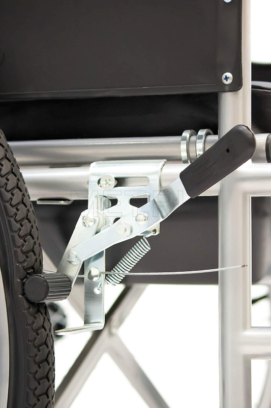 MET STADIK 200 WC Кресло-коляска с санитарным оснащением от производителя