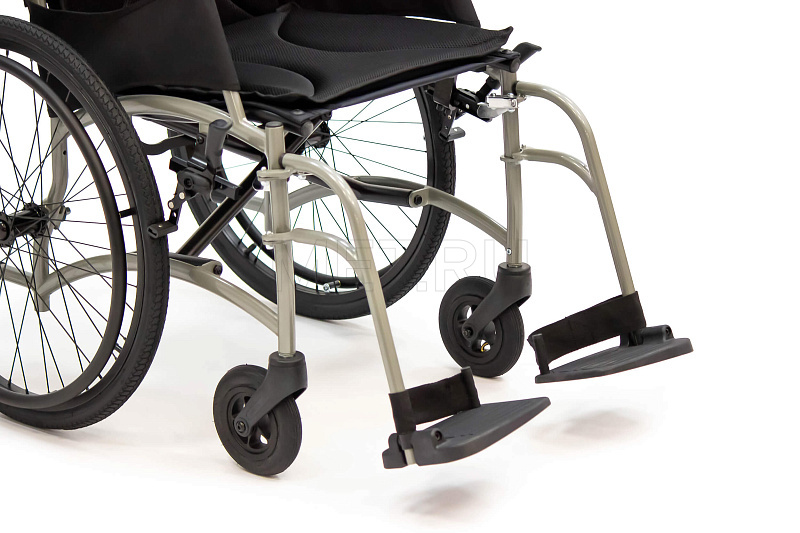 MET FLY 300 Кресло-коляска инвалидная алюминиевая, облегченная MET