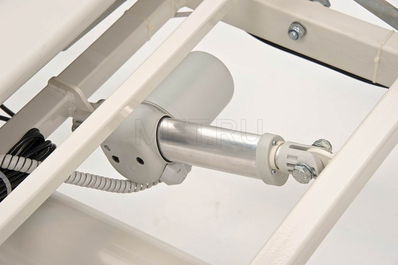 MET TATRA Реанимационная  кровать с ВЕСАМИ на   колоннах- DeWert