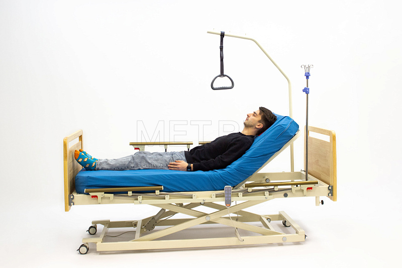 MET SILVIA Электрическая кровать с опусканием ложа до уровня пола MET
