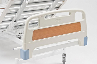 Кровать для лежачих больных четырехсекционная, с винтовыми регулировками