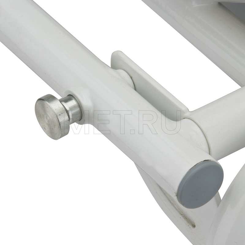 FS813 Кресло-туалет с откидывающимися поручнями МЕТ