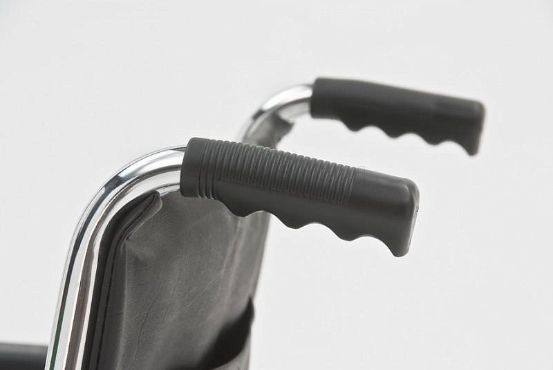 1618C0303-46 ( Mag ) Кресло-коляска инвалидная со съемными поручнями и подножками МЕТ