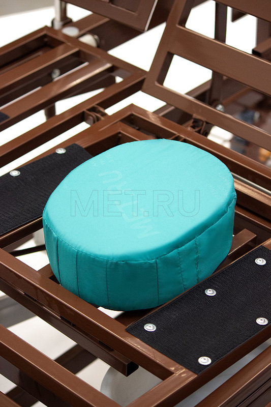 MET EVA Кровать функциональная медицинская электрическая с полным переворотом, с туалетом, с "ушками" MET