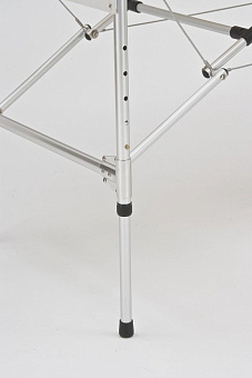 Профессиональный массажный стол на алюминиевом каркасе.