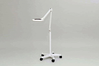 Диодная лампа-лупа с колёсной опорой-пятилучьем