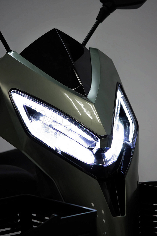 МЕТ EXPLORER GT Электрический скутер для инвалидов и пожилых людей c крышей