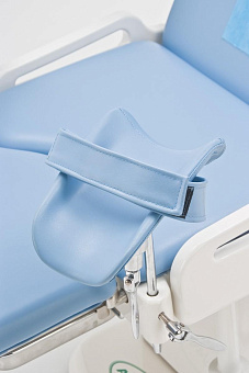 Гинекологическое кресло на электроприводе колонного типа