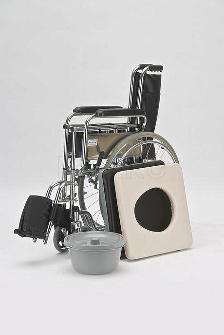 FS 681 Инвалидное кресло с туалетным устройством