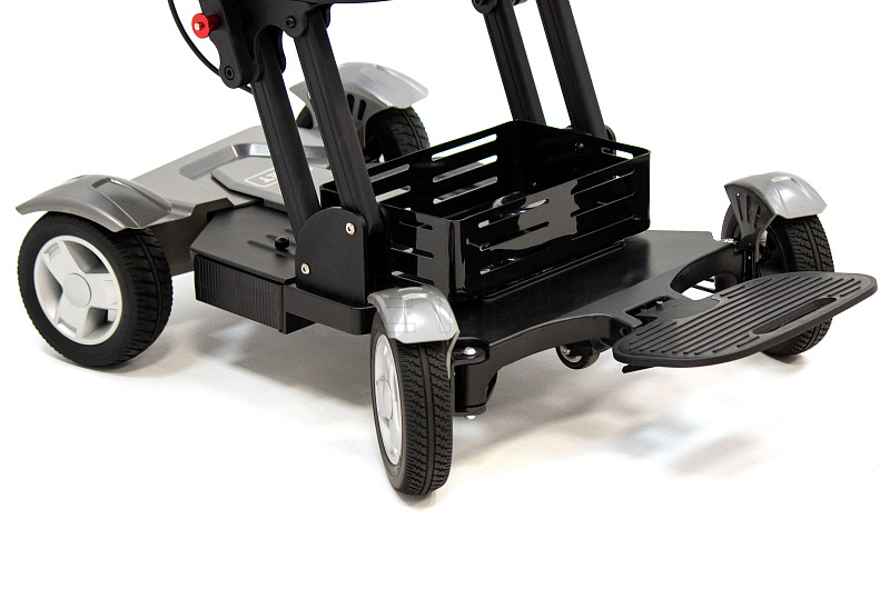 MET Compact Pro 4WS Кресло-коляска с анатомическим сиденьем и системой подруливания 4WS МЕТ